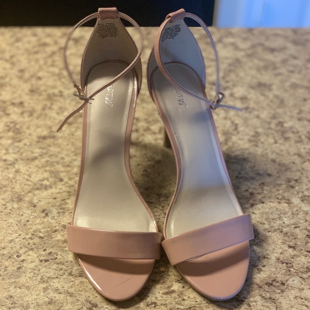 Never worn size 10 strappy blush heel
